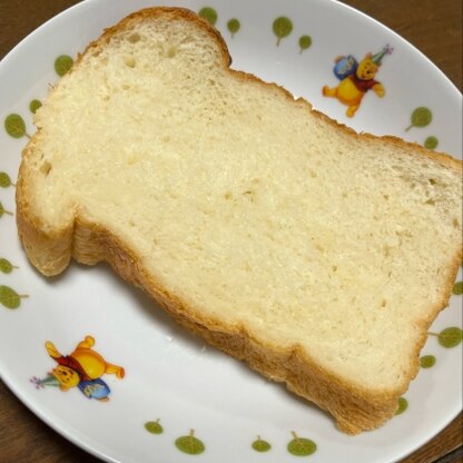 ふわっ〜ふわでこんなにふわふわなパンは初めて♪小麦の香りと、ほのかな甘みで、マジで美味い〜感動レベル！！絶対絶対リピ確定♡